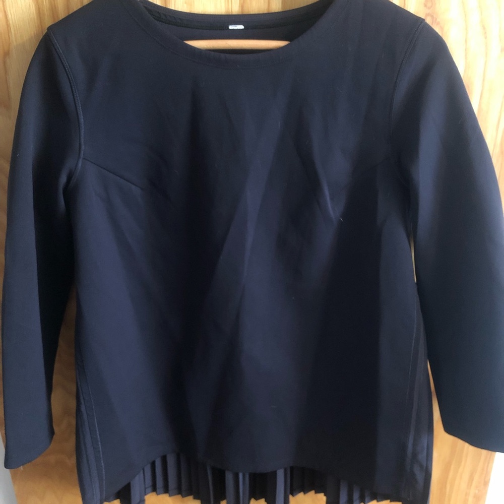 Lululemon black athletic top